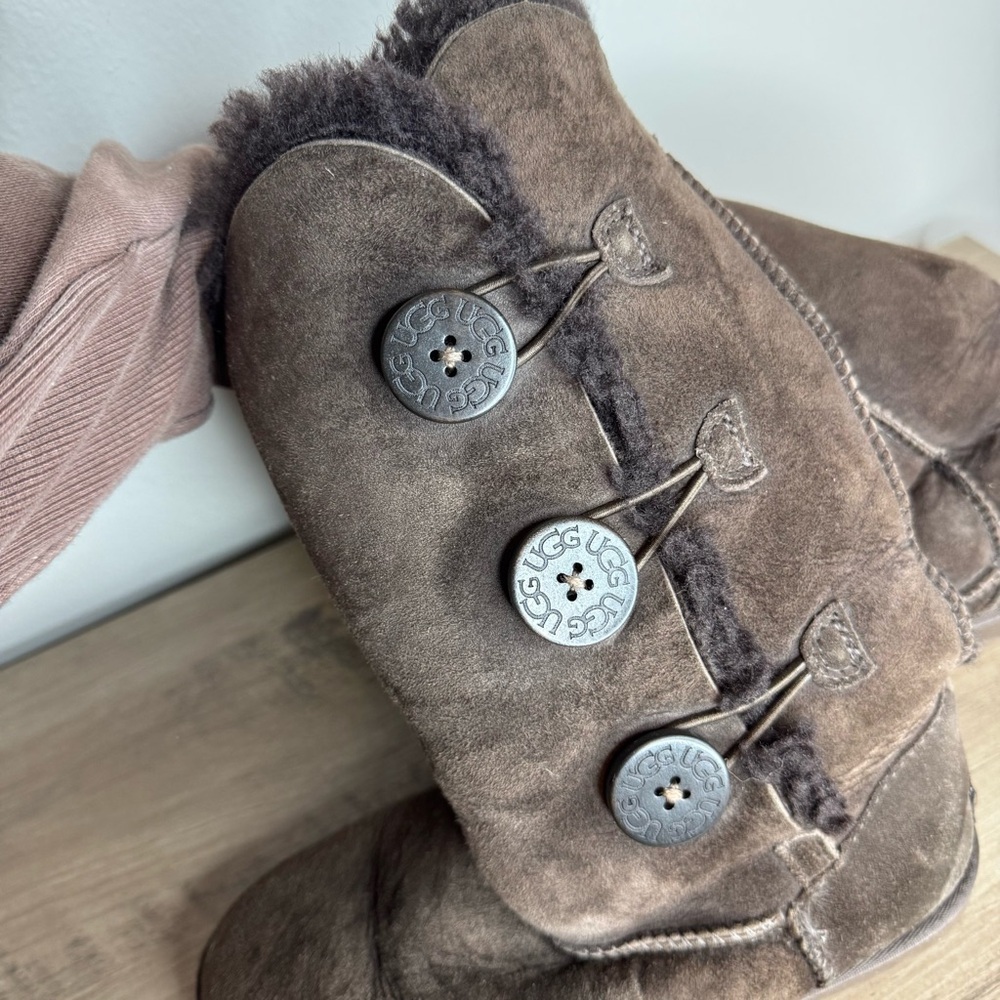 Ugg Women's Bailey Button Triplet - Chocolate - Picture 11 of 14